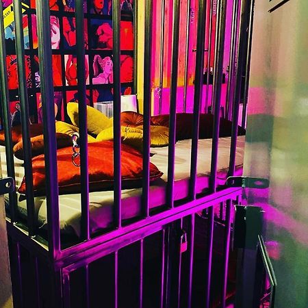 Secret Room Votre Love Room Coquine Et Insolite En Espace Privatif A Tournai Kültér fotó