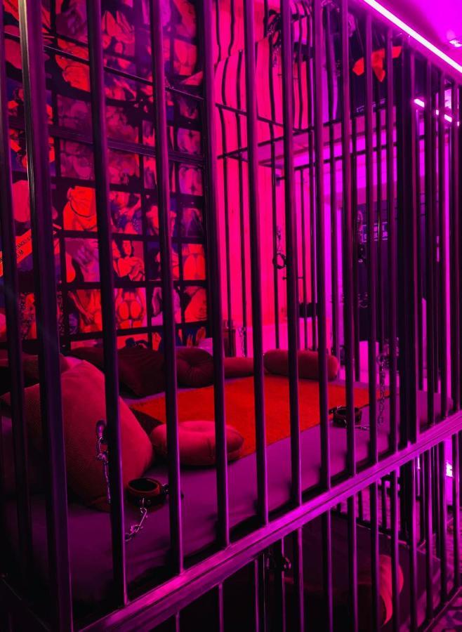 Secret Room Votre Love Room Coquine Et Insolite En Espace Privatif A Tournai Kültér fotó