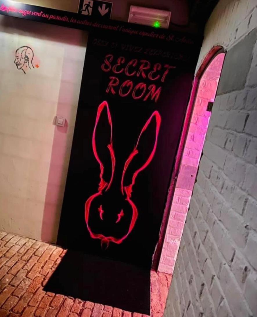 Secret Room Votre Love Room Coquine Et Insolite En Espace Privatif A Tournai Kültér fotó